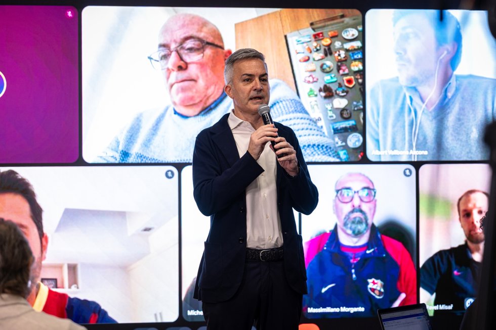 El precandidato a la presidencia del FC Barcelona Víctor Font, en un acto electoral de 'Nosaltres'