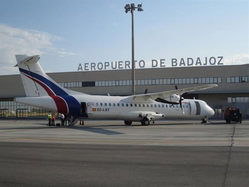 Archivo - Imagen de archivo del aeropuerto de Badajoz