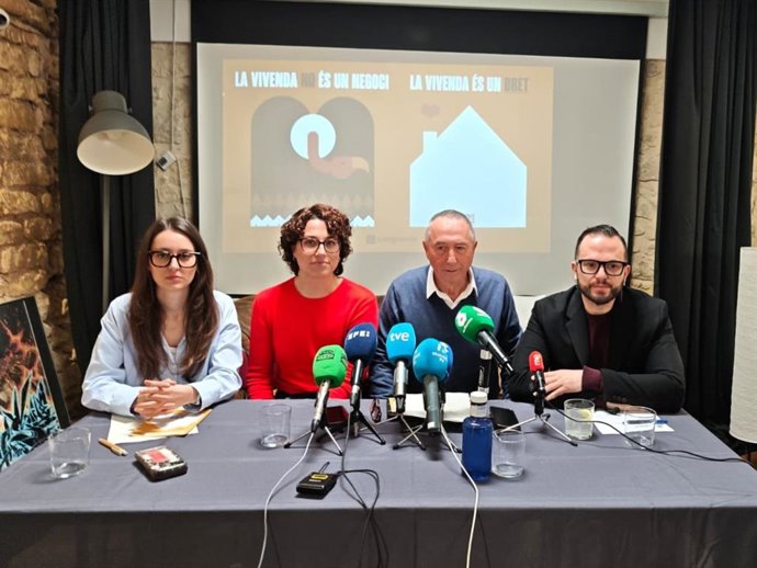 De izquierda a derecha, Maria Josep Calabuig, Aitana Mas, Joan Baldoví y Rafa Mas