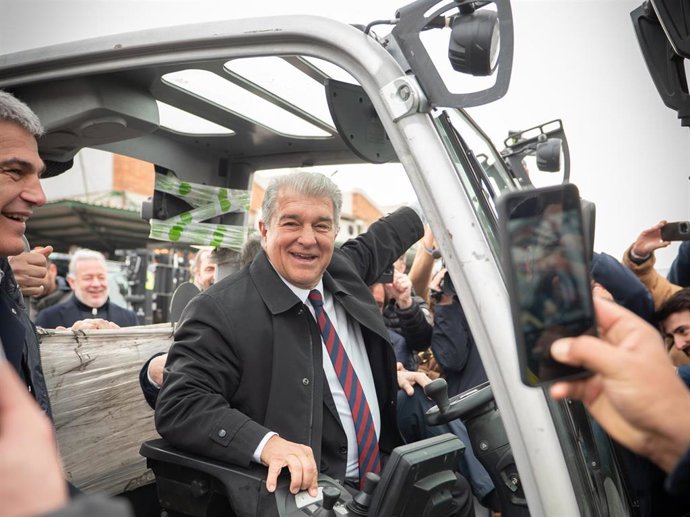 El expresidente y precandidato a la presidencia del FC Barcelona Joan Laporta en un acto electoral en Mercabarna