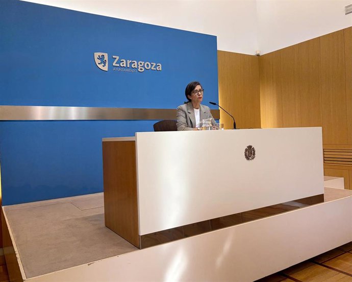 La consejera municipal de Políticas Sociales, Marian Orós, en rueda de prensa.