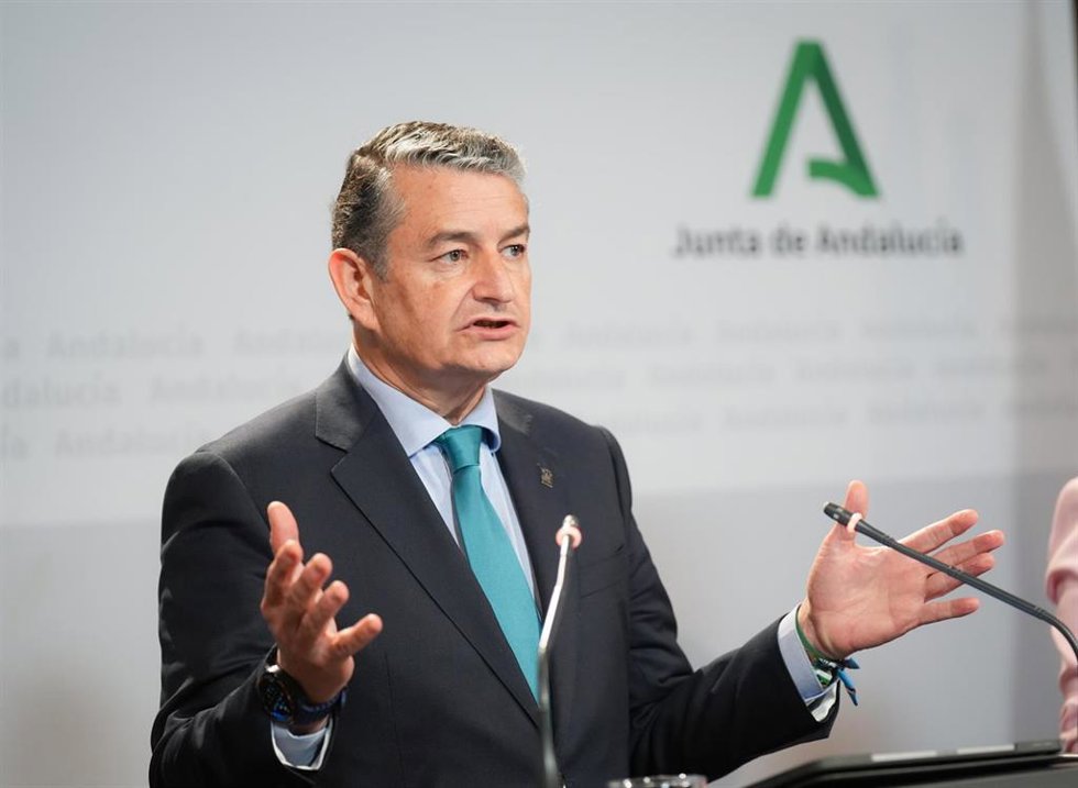 El consejero de Sanidad, Presidencia y Emergencias, Antonio Sanz, durante la rueda de prensa posterior al Consejo de Gobierno. A 25 de febrero de 2026, en Sevilla, (Andalucía, España). Rueda de prensa tras el Consejo de Gobierno de la Junta de Andalucía