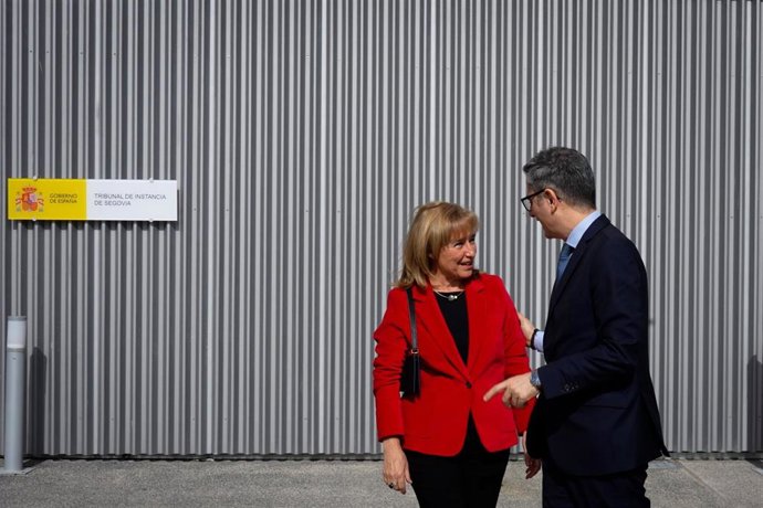 La presidenta del TSJ de CyL, Ana del Ser, recibe en Segovia al ministro de Justicia, Félix Bolaños .