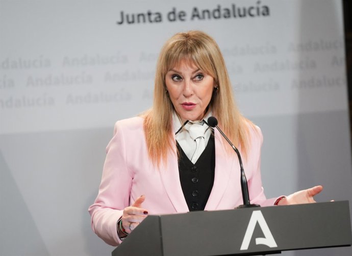 La consejera de Economía y portavoz del Gobierno andaluz, Carolina España, este miércoles en la rueda de prensa posterior al Consejo de Gobierno. 