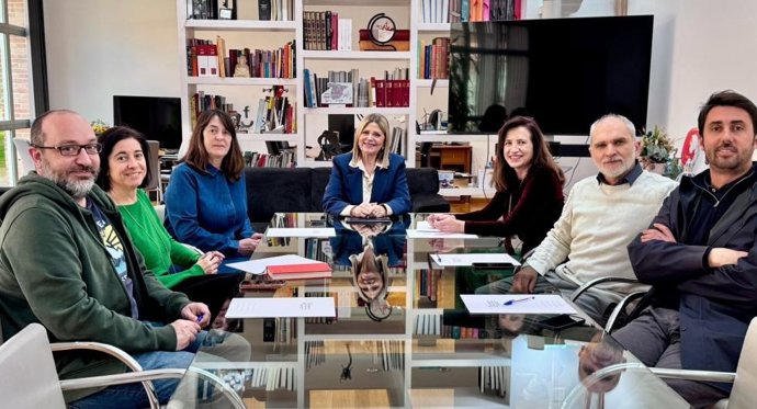 La consellera de Educación, Cultura y Universidades, Carmen Ortí, reunida con representantes de la Asociación de Galerías de Arte Contemporáneo de la Comunitat Valenciana (LAVAC)