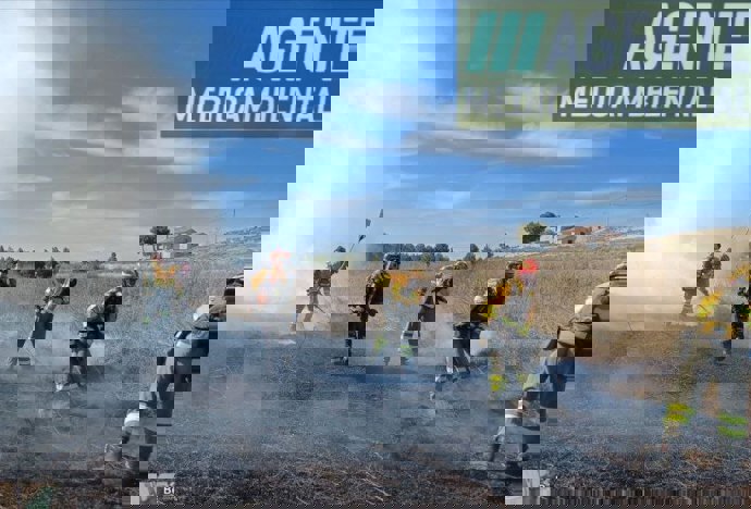 Efectivos del Plan Infomur trabajando en el incendio