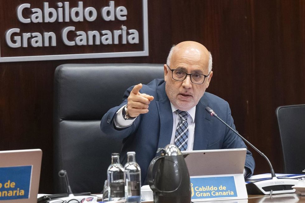 Archivo - El presidente del Cabildo de Gran Canaria, Antonio Morales,durante el pleno extraordinario para aprobar los presupuestos de 2026