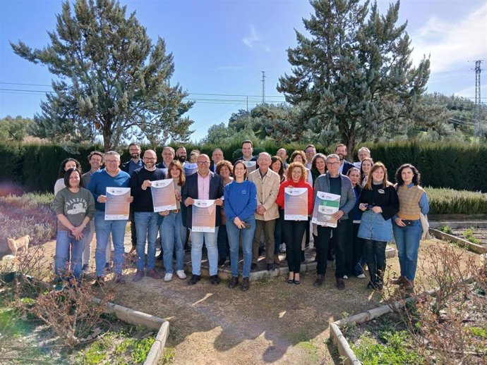 Acto de entrega de la Carta Europea de Turismo Sostenible a cinco nuevas empresas y seis oficinas de turismo del Parque Natural & Geoparque Sierras Subbéticas.