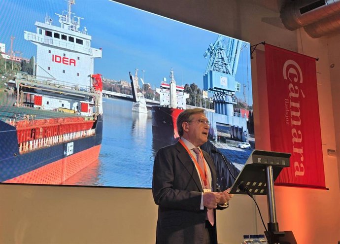 El presidente de la Autoridad Portuaria de Sevilla, Rafael Carmona, en la jornada 'Conectando Territorios: Sevilla y Extremadura, alianza empresarial hacia el futuro'