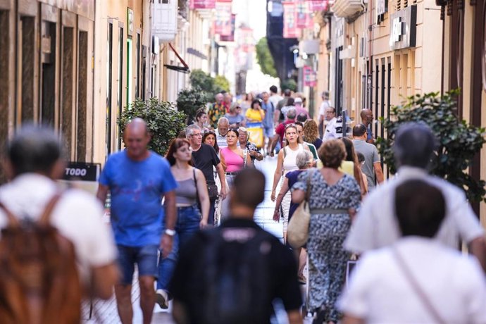 Archivo - Cádiz.- Desciende en 639 personas la población de Cádiz residente en España en 2024 