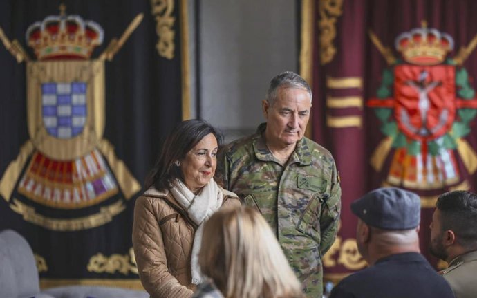 La Ministra de Defensa, Margarita Robles, durante el acto de homenaje  en memoria del capitán enfermero Álvaro García Jiménez, quien perdió la vida el pasado 18 de enero en el accidente ferroviario ocurrido en Adamuz.