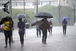 Archivo - Imagen de archivo de fuertes lluvias en Brasil.