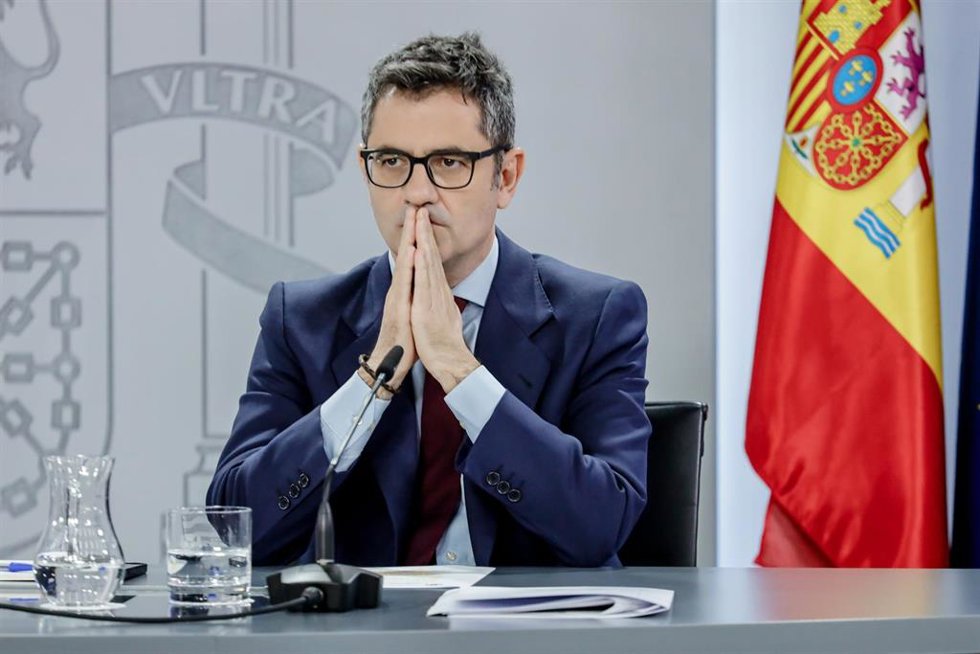 Archivo - El ministro de la Presidencia, Relaciones con las Cortes y Memoria Democrática, Félix Bolaños, durante una rueda de prensa posterior al Consejo de Ministros.
