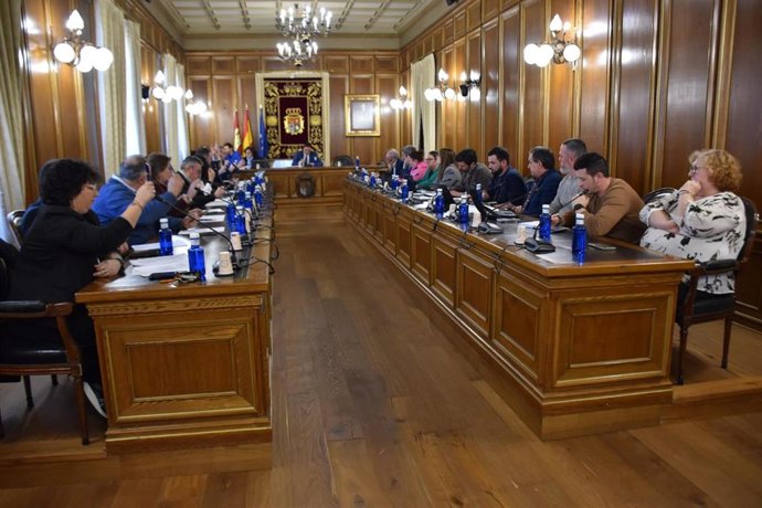 Pleno en la Diputación de Cuenca.