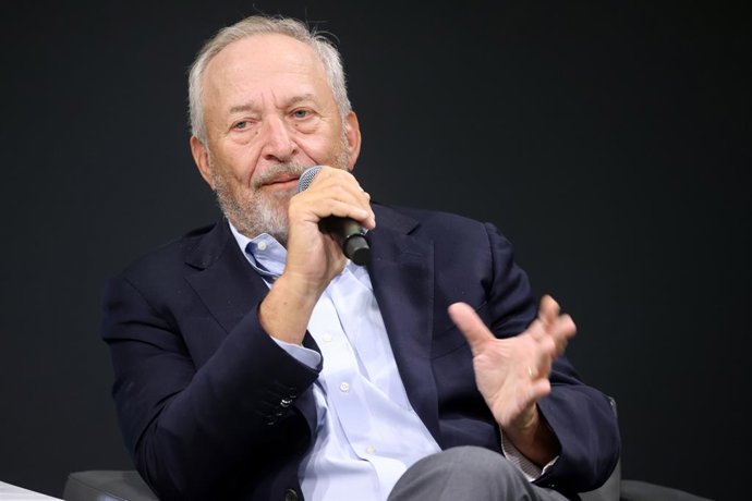 Archivo - March 5, 2025, Tempe, Arizona, USA: Former Treasury Secretary LAWRENCE ''LARRY'' SUMMERS speaking at a Dialogues for Democracy event at Arizona State University in Tempe, Arizona.