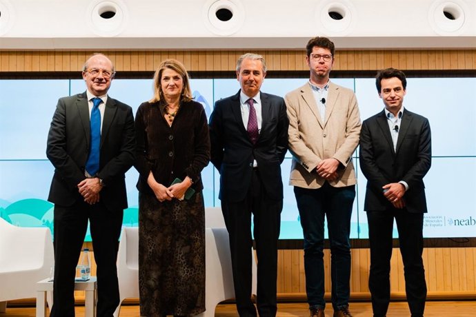 El sector de aguas minerales mantiene su crecimiento con una producción 6.800 millones de litros.