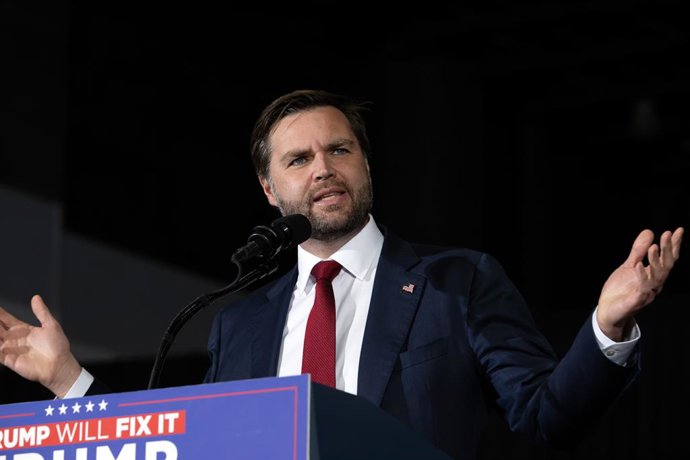 Archivo - Arquivo - 04 de novembro de 2024, Smyrna, EUA: O candidato republicano à vice-presidência dos EUA, J.D. Vance, discursa em um comício durante sua última visita à Geórgia antes do dia das eleições. Foto: Robin Rayne/ZUMA Press Wire/dpa