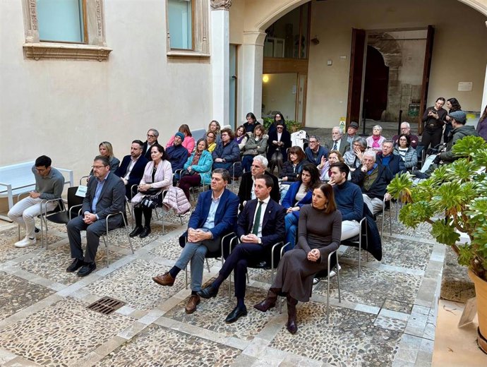 Instituciones culturales y entidades literarias rinden homenaje a Joan Alcover en el centenario de su muerte