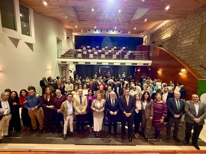El delegado del Gobierno de la Junta de Andalucía en Jaén, Jesús Estrella, en el acto de homenaje a los profesionales sanitarios del Área de Gestión Sanitaria Norte de Jaén.