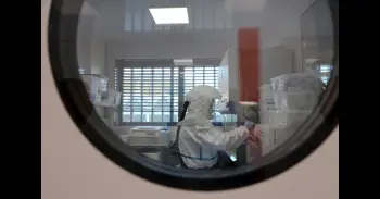 Una nueva combinación de fármacos iguala la eficacia contra el VIH de la terapia inicial más utilizada