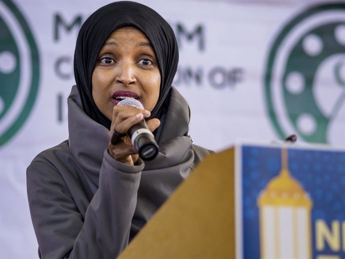 Archivo - March 16, 2019 - Bloomington, MN, United States - Congresswoman ILHAM OMAR (D-MN) speaks at Dar al Farooq Center in Bloomington. She is the first Somali-American elected to congress. An interdenominational crowd of about 1,000 people came to the