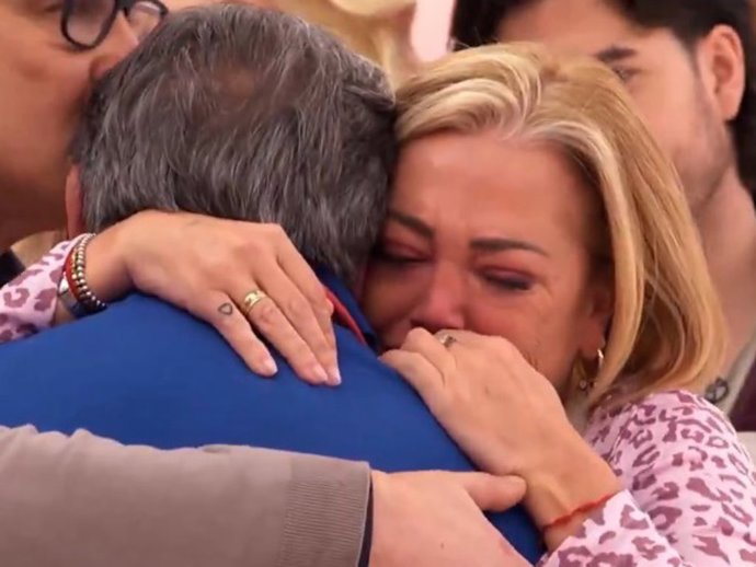 Belén Esteban, rota en lágrimas al despedir a Mariano Peña en 'Top Chef'