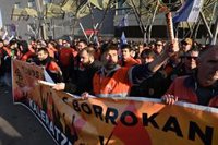 La plantilla de Tubos Reunidos se moviliza en Bilbao para acompañar al comité ante la nueva reunión sobre el ERE