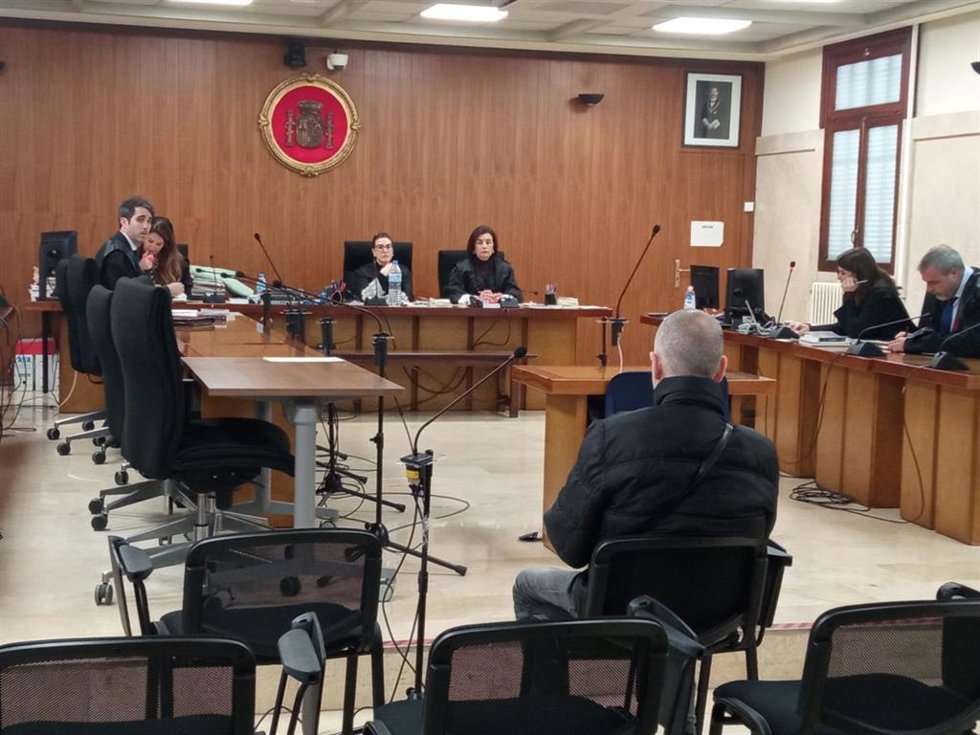 Juicio por abusar sexualmente de su sobrina: "Le conté que me habían pasado cosas y me dijo que a ella también".