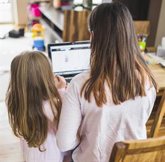 Foto: Expertos de UNIR instan a iniciar una educación sexual preventiva antes de los 12 años para afrontar riesgos digitales