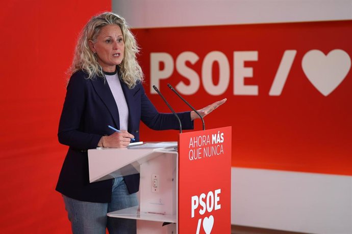 La portavoz de la CEF, Montse Mínguez, ofrece una rueda de prensa tras la reunión de la Comisión Ejecutiva Federal del PSOE, a 9 de febrero de 2026, en Madrid (España).