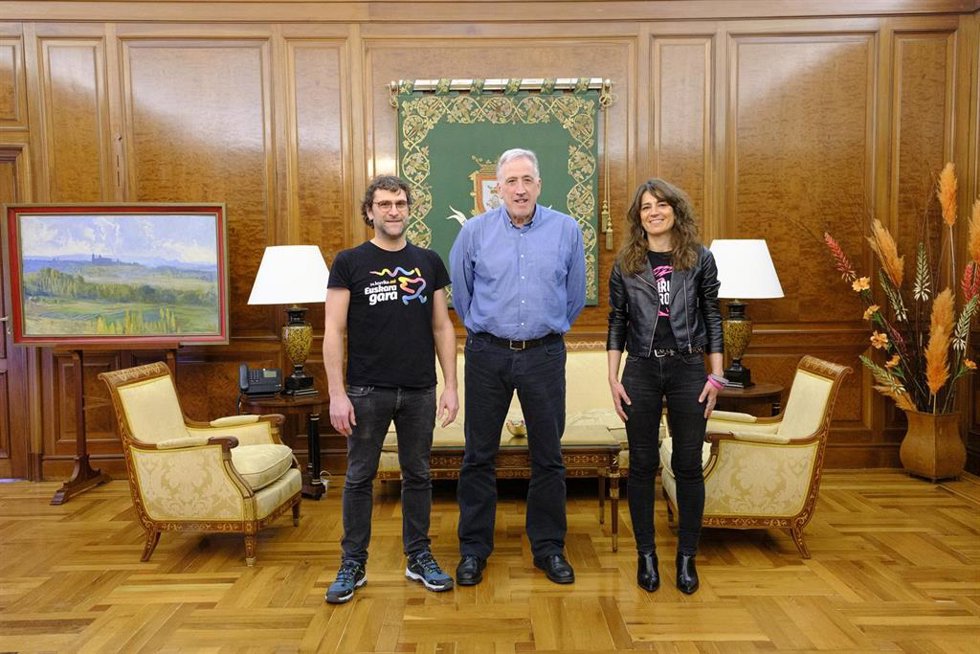 El Ayuntamiento de Pamplona firma un contrato de patrocinio publicitario para la 24 edición de la Korrika