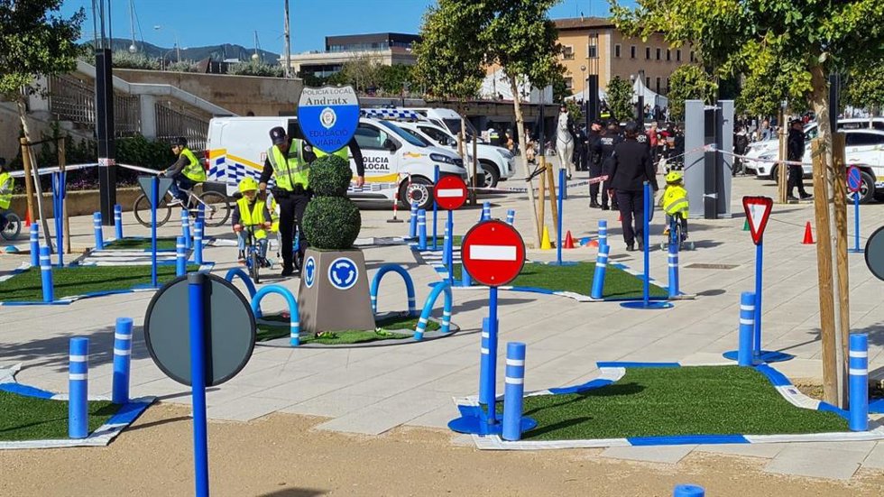 Archivo - Parque de educación vial de la Policía Local de Andraix.