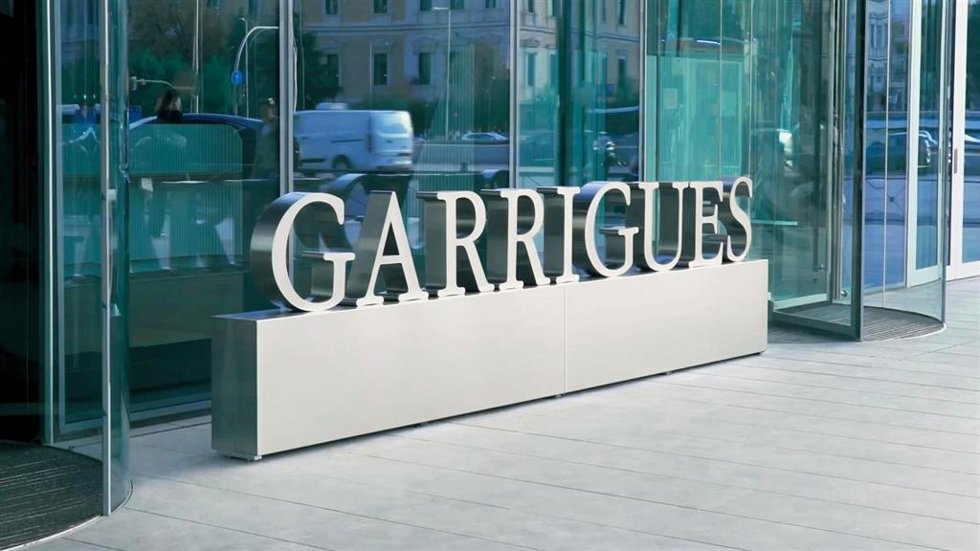 Entrada de Garrigues en la sede corporativa de las madrileñas Torres de Colón.