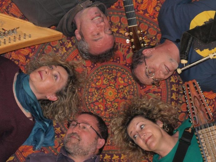 El grupo O'Carolan' actuará en Monzón este domingo.