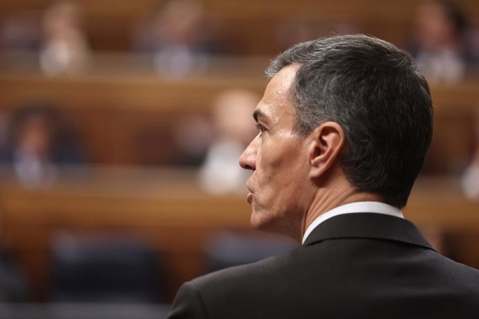 O presidente do Governo, Pedro Sánchez, intervém durante uma sessão de controlo ao Governo, no Congresso dos Deputados, em 25 de fevereiro de 2020, em Madri (Espanha). O Governo enfrenta uma nova sessão de controlo com temas atuais sobre a 