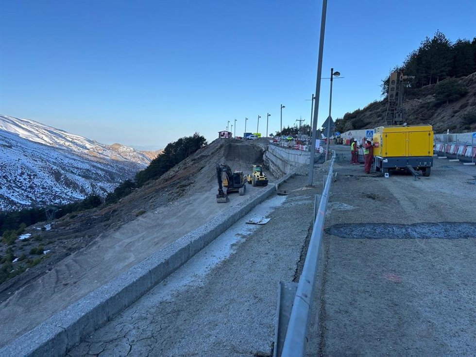 Trabajos de Fomento de la Junta en la carretera A-395 R1