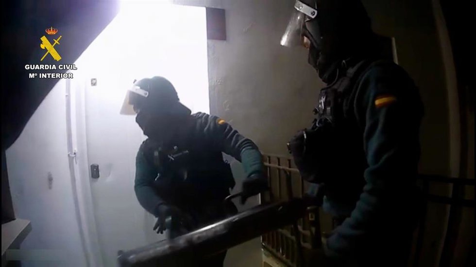 La Guardia Civil desmantela un punto de venta de droga en Isla Cristina (Huelva).