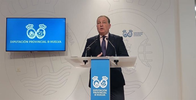 El presidente de la Diputación de Huelva, David Toscano, este jueves en rueda de prensa.