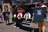 Foto: Protestas en la premiere de Scream 7 tras el despido de Melissa Barrera por su apoyo a Palestina