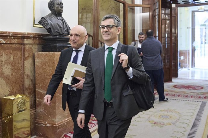 El ministro de la Presidencia, Justicia y Relaciones con las Cortes, Félix Bolaños, a su llegada a una sesión plenaria, en el Congreso de los Diputados, a 26 de febrero de 2026, en Madrid (España). El Pleno del Congreso vota hoy la derogación o convalidac