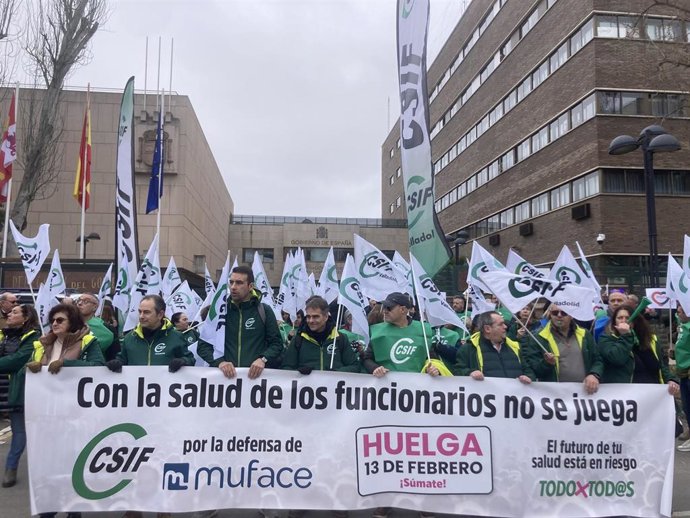 Archivo - Imagen de archivo de una protesta de CSIF.