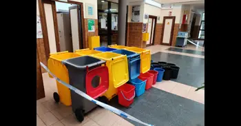 CCOO de Enseñanza urge una intervención inmediata en el IES Isla de Deva ante el riesgo de desprendimientos en el techo