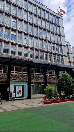 Archivo - Sede del Ayuntamiento de León, en la calle Ordoño II.