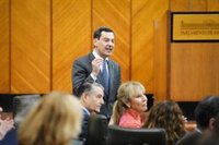 Moreno carga contra Vox en vísperas del 28F por pretender "disolver la autonomía": "¿Para qué están ahí sentados?"