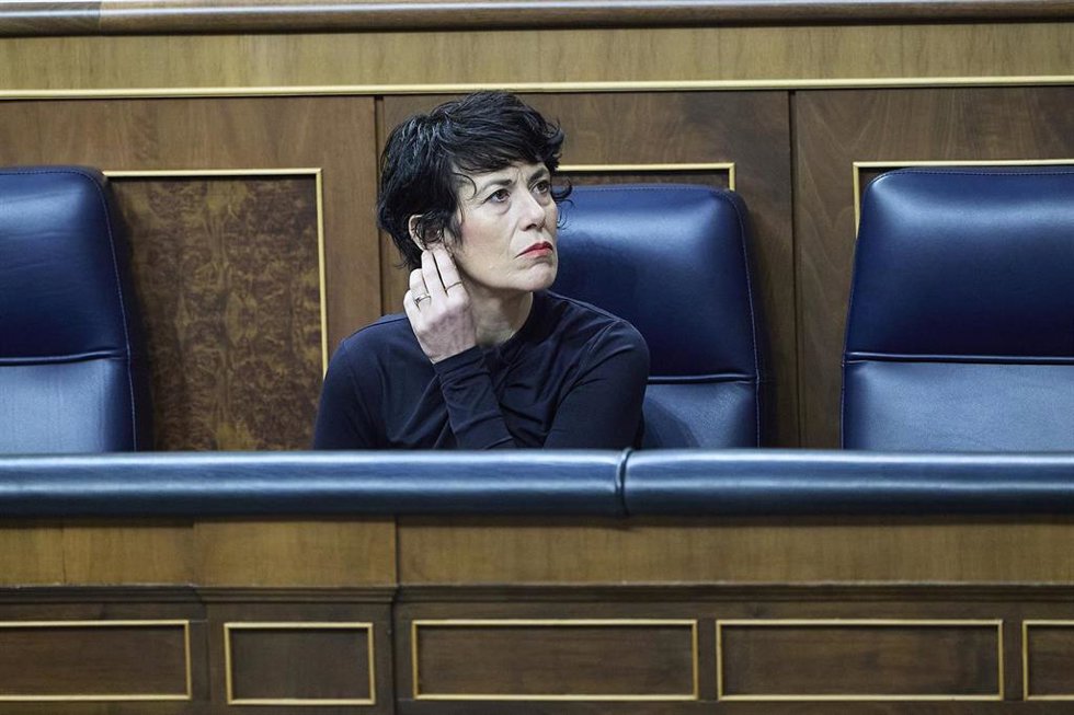 La ministra de Seguridad Social, Inclusión y Migraciones, Elma Saiz, durante el Pleno del Congreso de este jueves, 26 de febrero