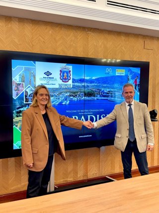 La alcaldesa de Motril, Luisa García Chamorro, y el presidente de la Autoridad Portuaria de Motril, José García Fuentes.