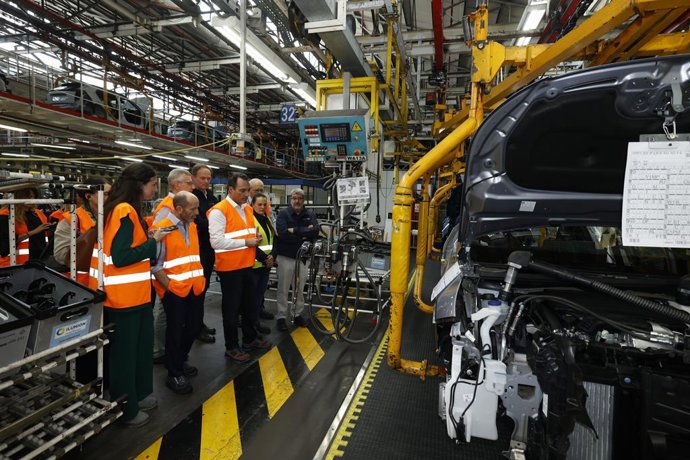 Archivo - Antonio Filosa, CEO de Stellantis, en la planta de Stellantis Vigo.