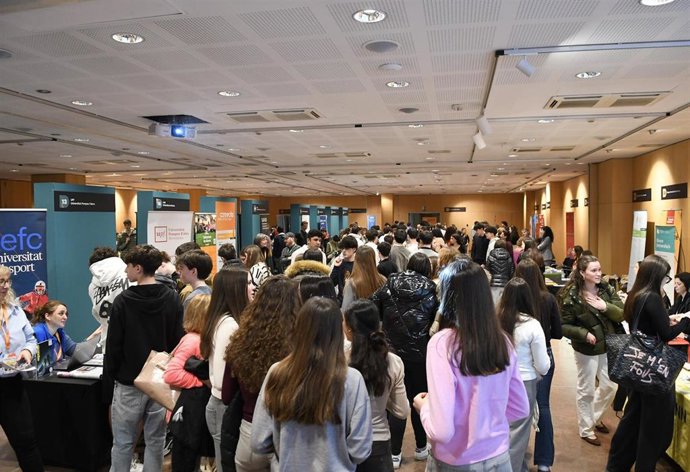 Asistentes al salón 'Connecta'