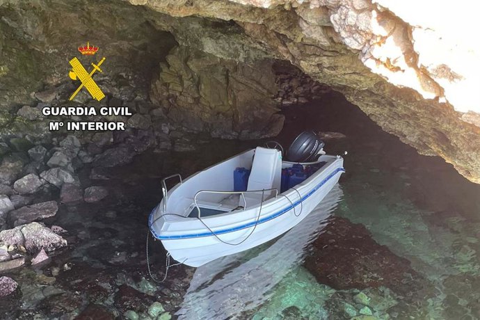 Patera llegada a Ibiza