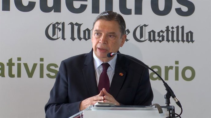 Luis Planas en un momento de su intervención en los encuentros de El Norte de Castilla